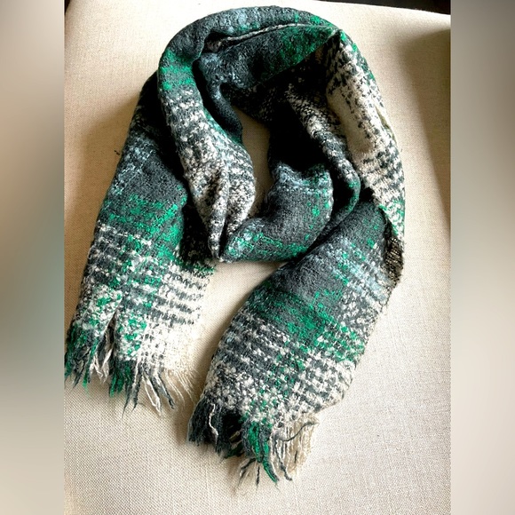 RW & Co Scarf - Picture 2 of 2